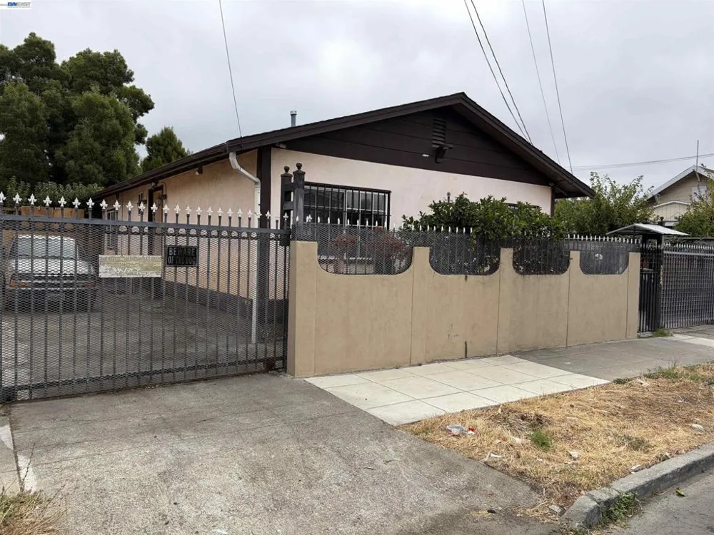 9024 Olive St Oakland, CA 94603