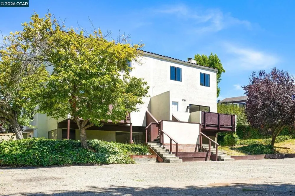 1705 Dalessi Dr Pinole, CA 94564