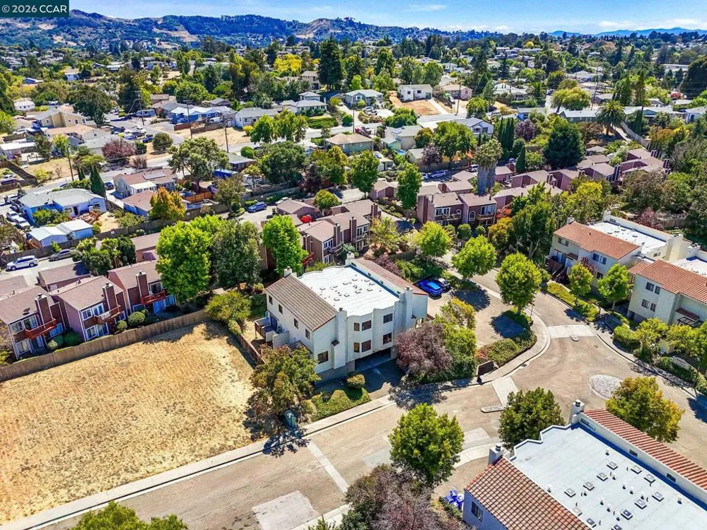 1705 Dalessi Dr Pinole, CA 94564