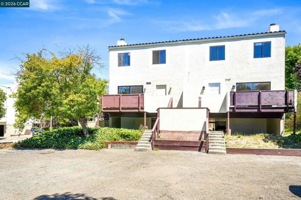 1705 Dalessi Dr Pinole, CA 94564