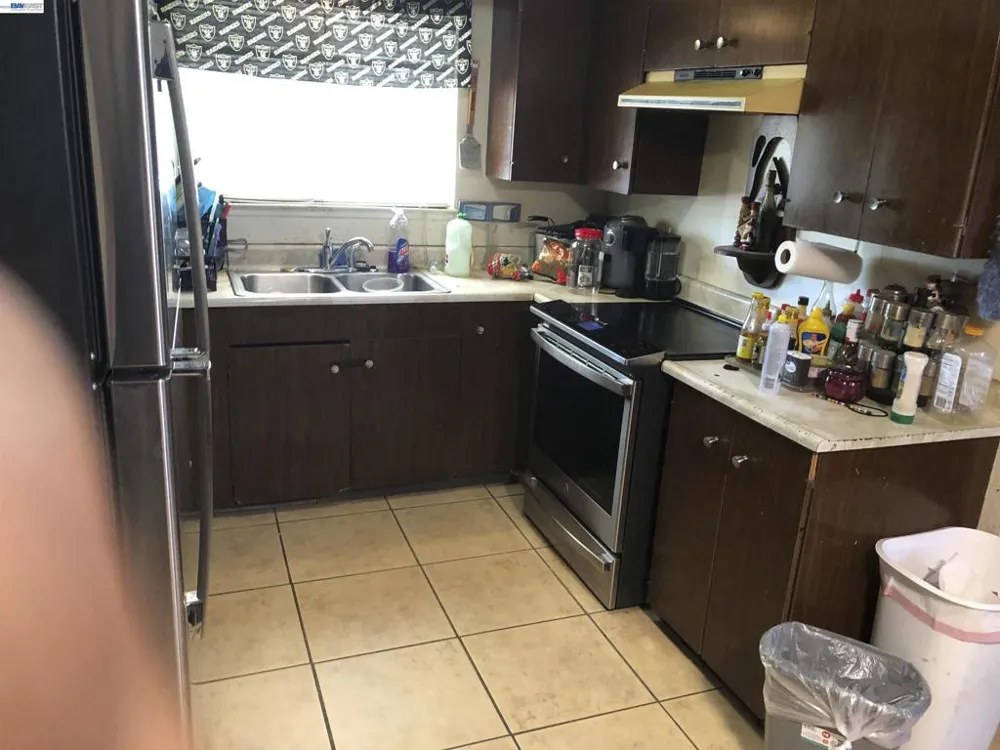 2185 Meadowview Rd Sacramento, CA 95832