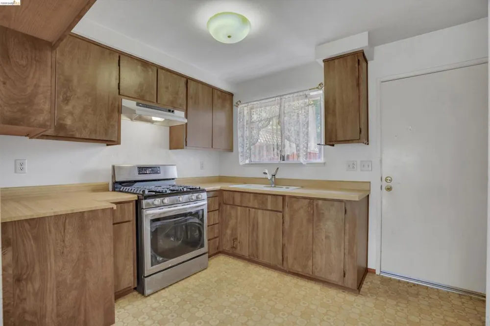 1651 Monterey Dr Livermore, CA 94551