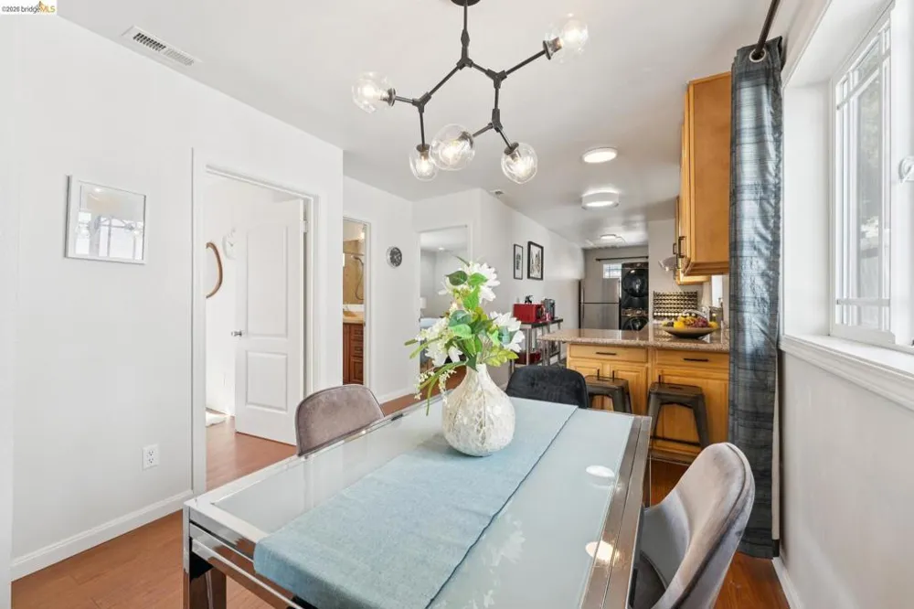 1390 E 31St St Oakland, CA 94602