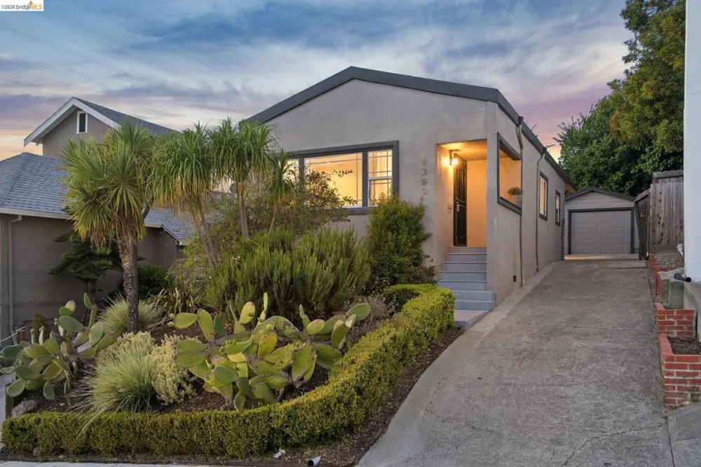 1390 E 31St St Oakland, CA 94602