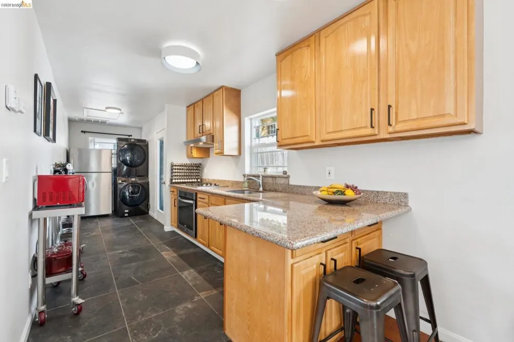 1390 E 31St St Oakland, CA 94602