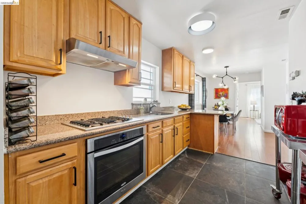 1390 E 31St St Oakland, CA 94602
