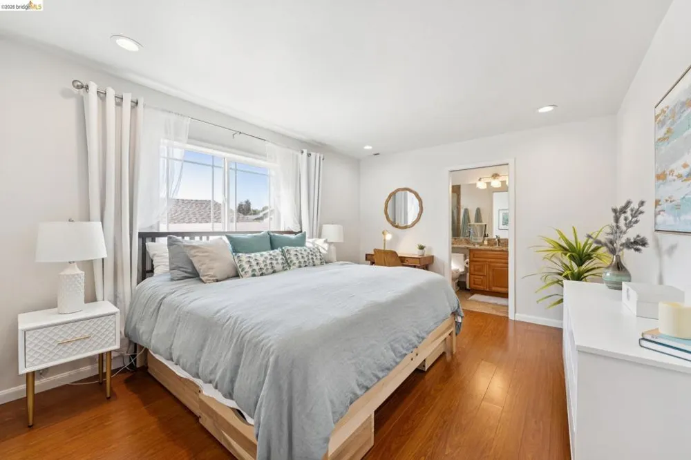 1390 E 31St St Oakland, CA 94602