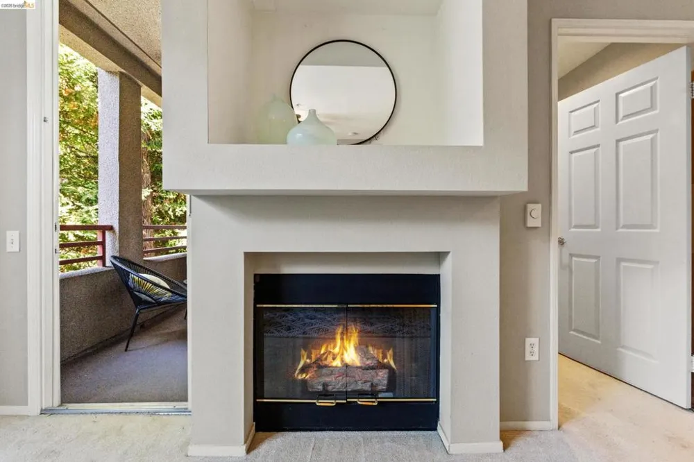 200 Caldecott Ln #206 Oakland, CA 94618
