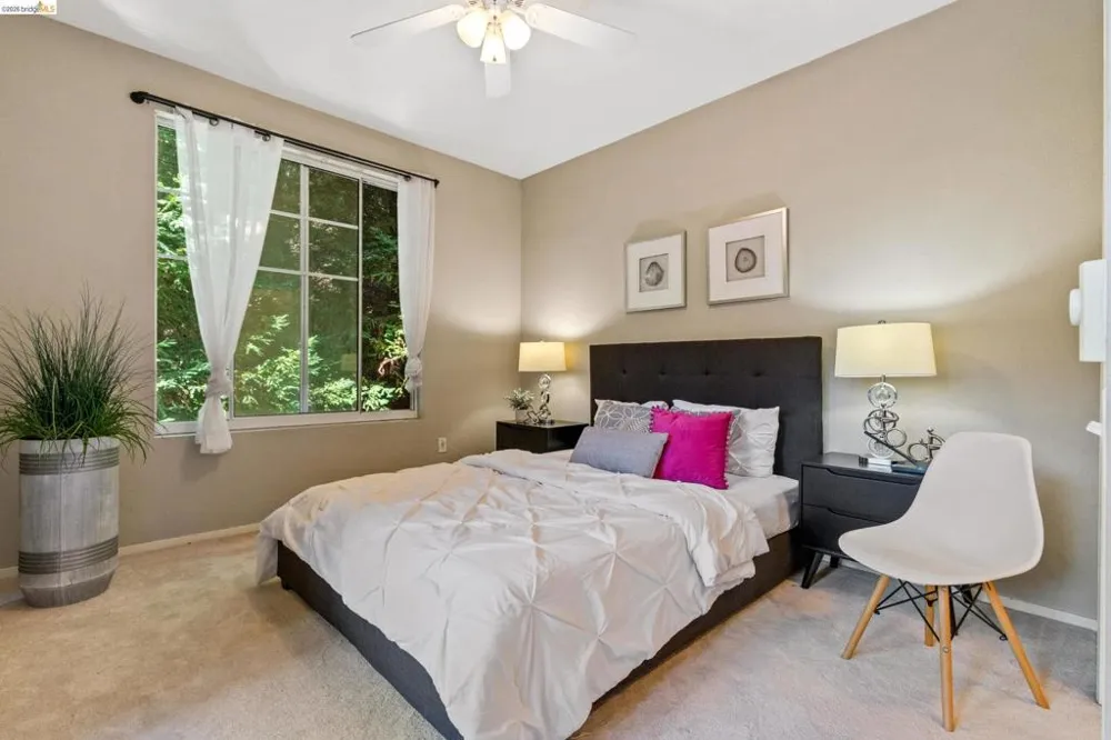 200 Caldecott Ln #206 Oakland, CA 94618