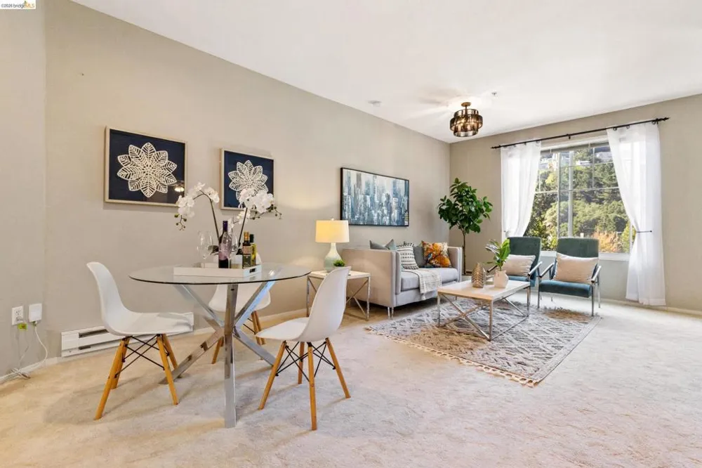200 Caldecott Ln #206 Oakland, CA 94618