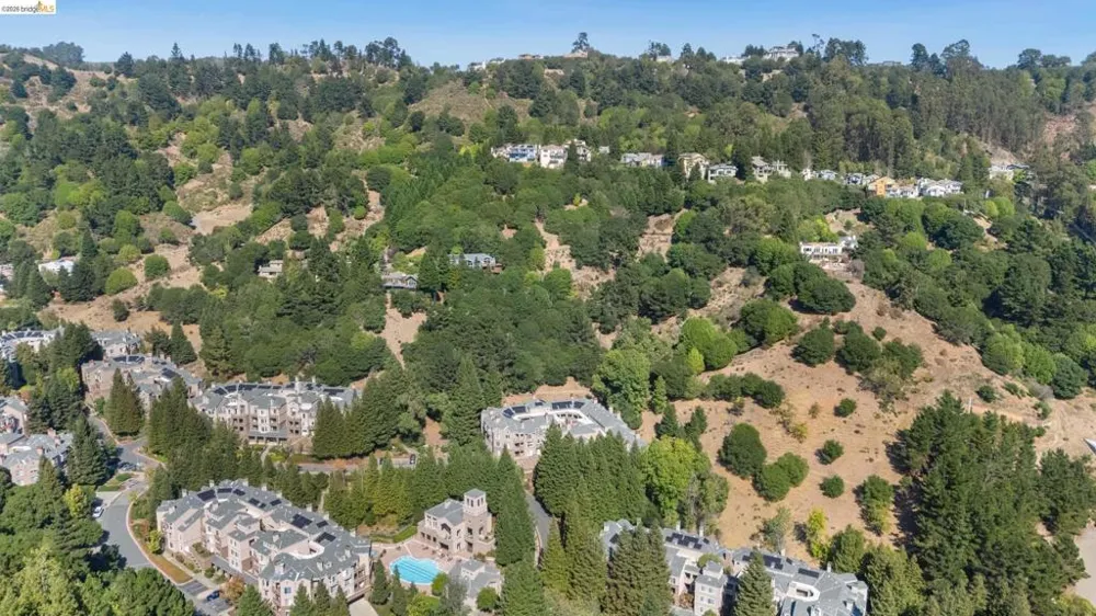200 Caldecott Ln #206 Oakland, CA 94618