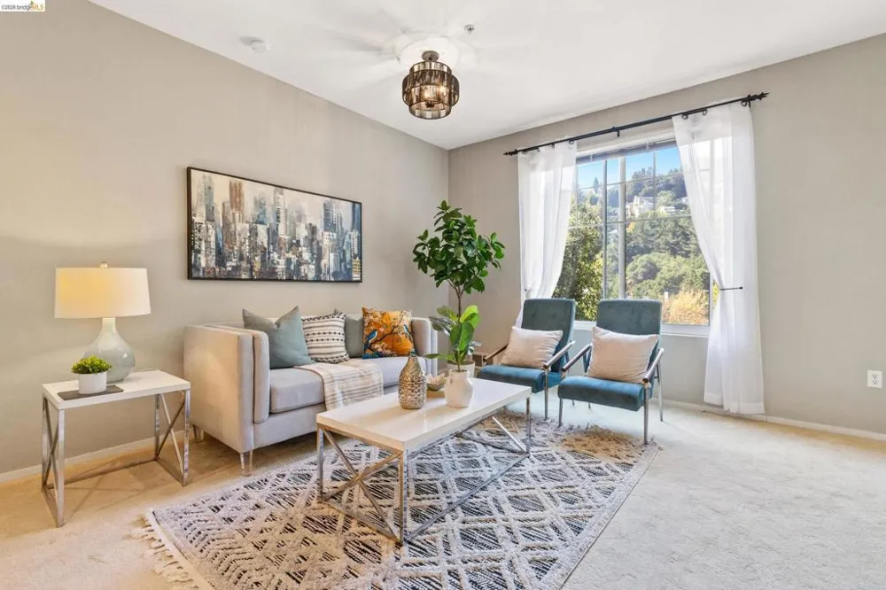 200 Caldecott Ln #206 Oakland, CA 94618