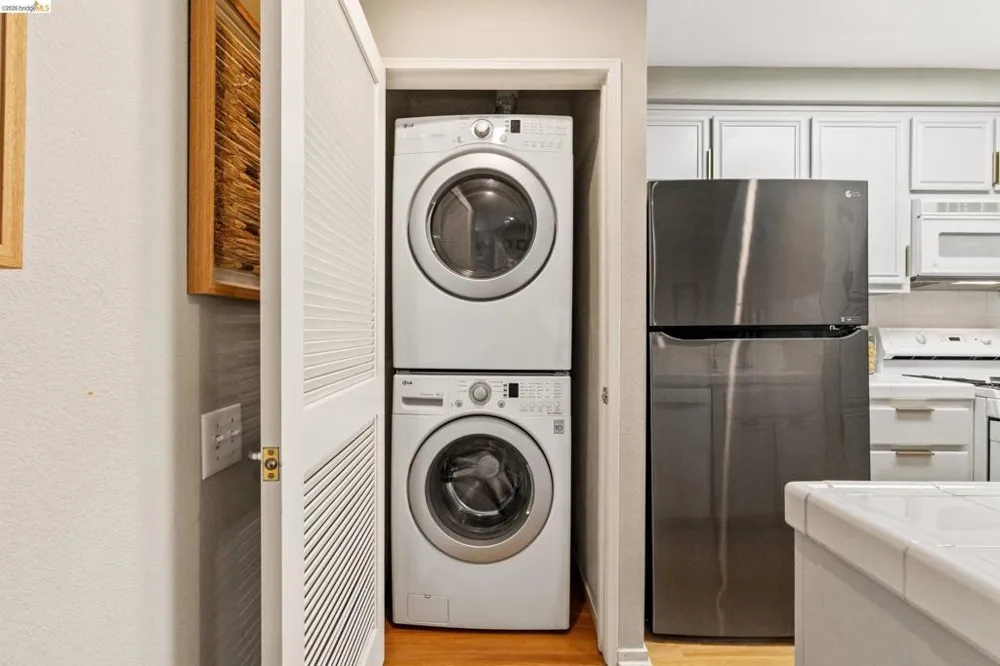 200 Caldecott Ln #206 Oakland, CA 94618