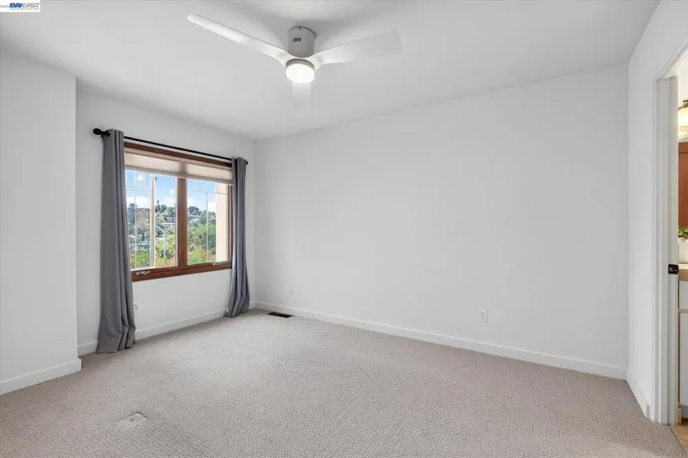 84 Siena Dr Oakland, CA 94605