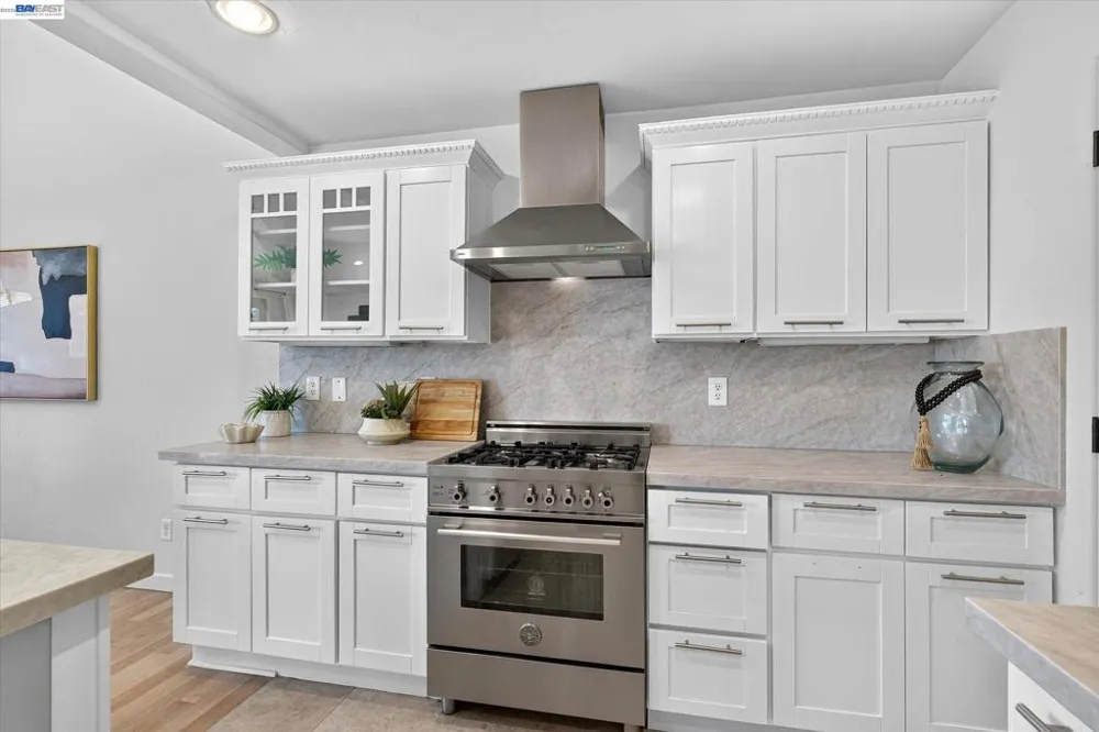 84 Siena Dr Oakland, CA 94605