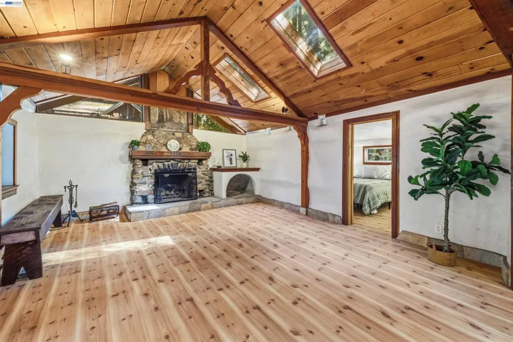 41 Back Road La Honda, CA 94020