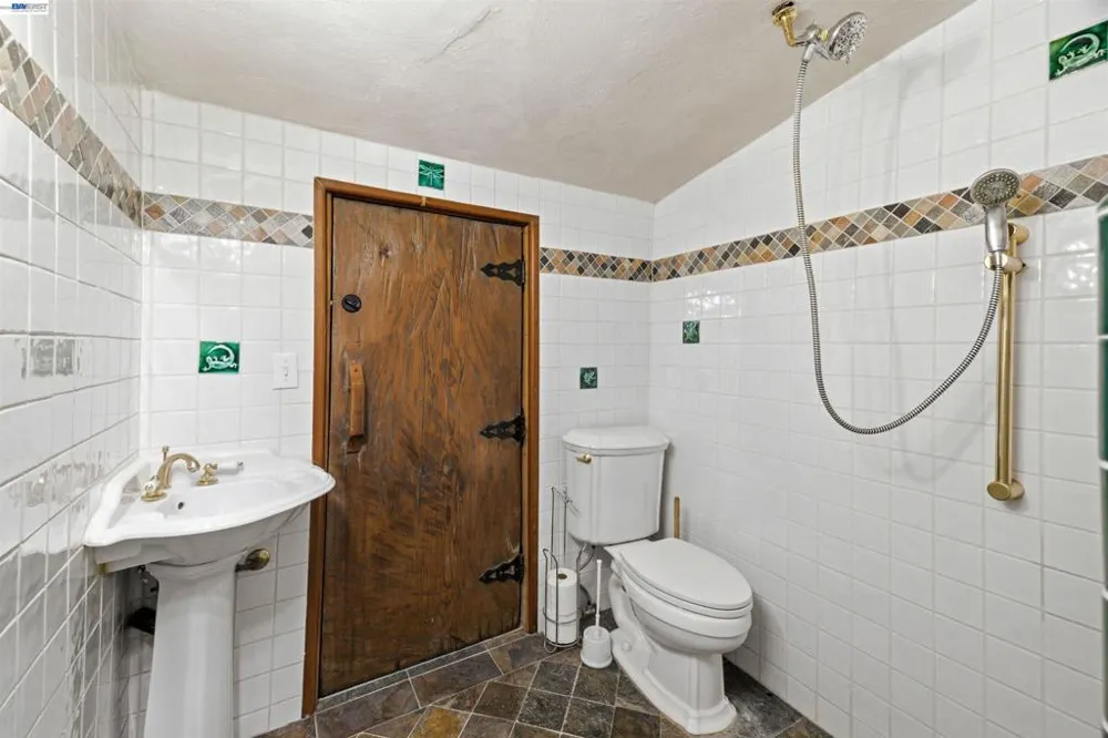 41 Back Road La Honda, CA 94020