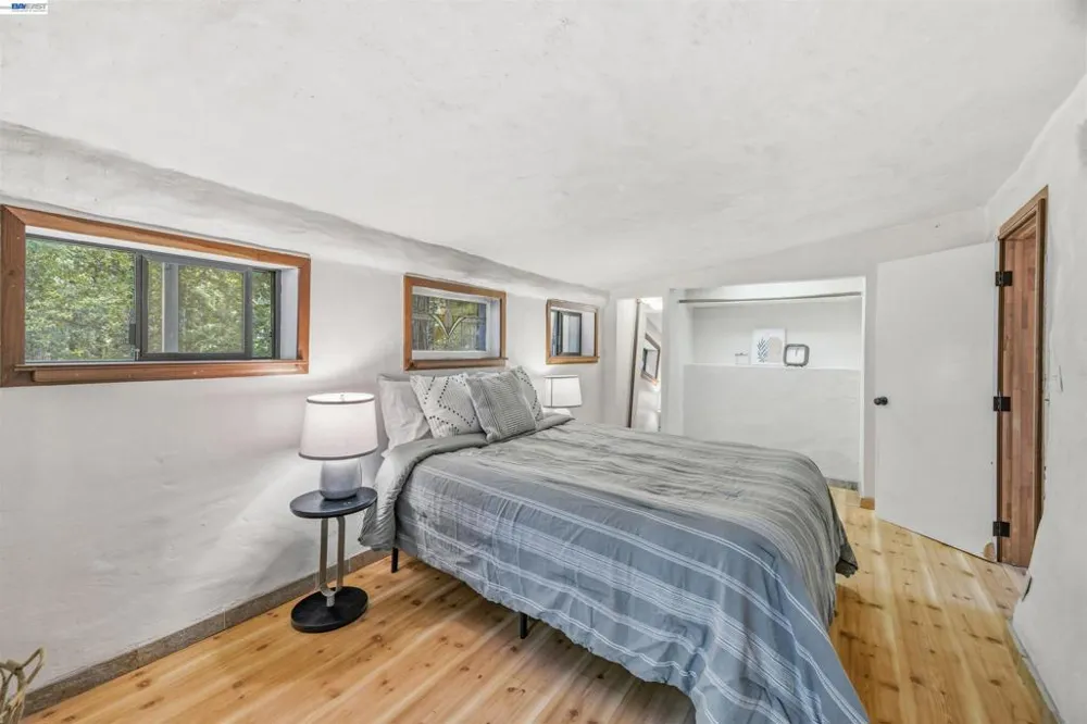 41 Back Road La Honda, CA 94020