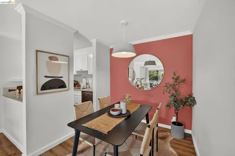 555 Jean St #319
