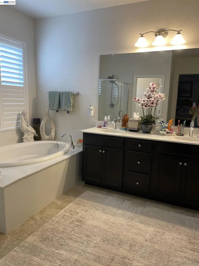 7001 Sitka Court Vacaville, CA 95687
