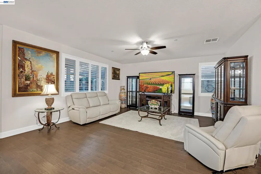 7001 Sitka Court Vacaville, CA 95687