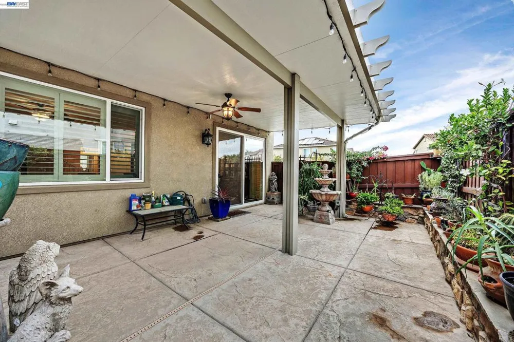 7001 Sitka Court Vacaville, CA 95687