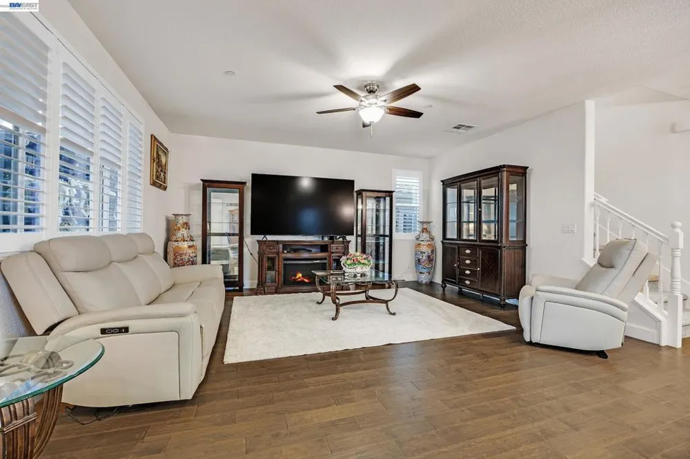 7001 Sitka Court Vacaville, CA 95687
