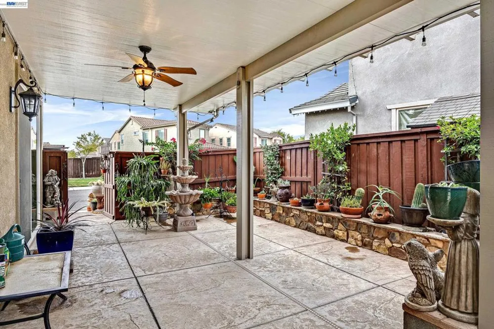 7001 Sitka Court Vacaville, CA 95687