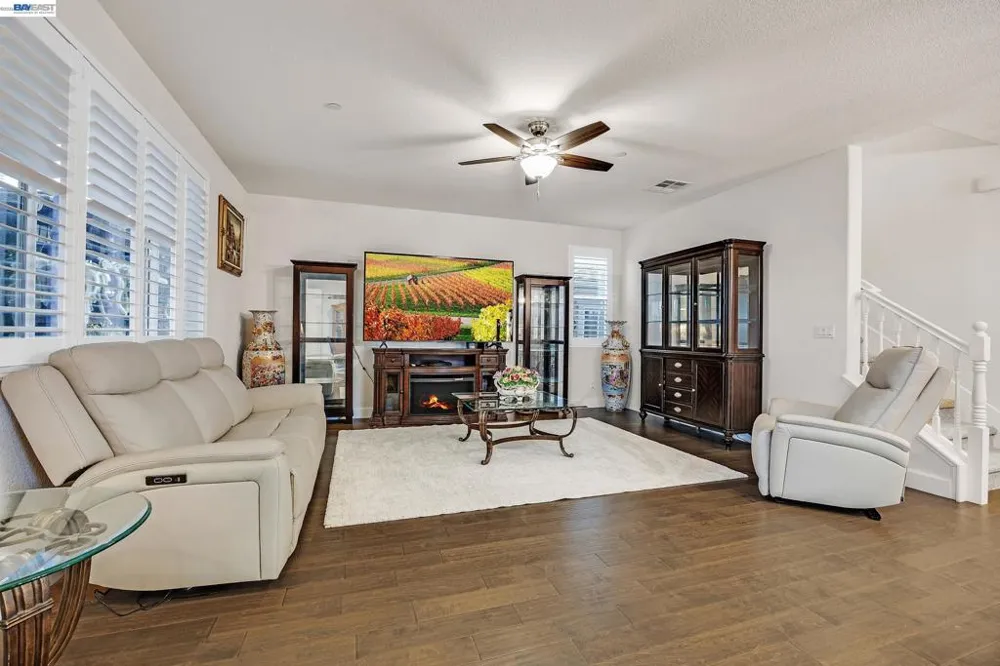 7001 Sitka Court Vacaville, CA 95687