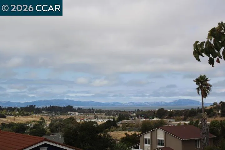190 Iris Rd Hercules, CA 94547