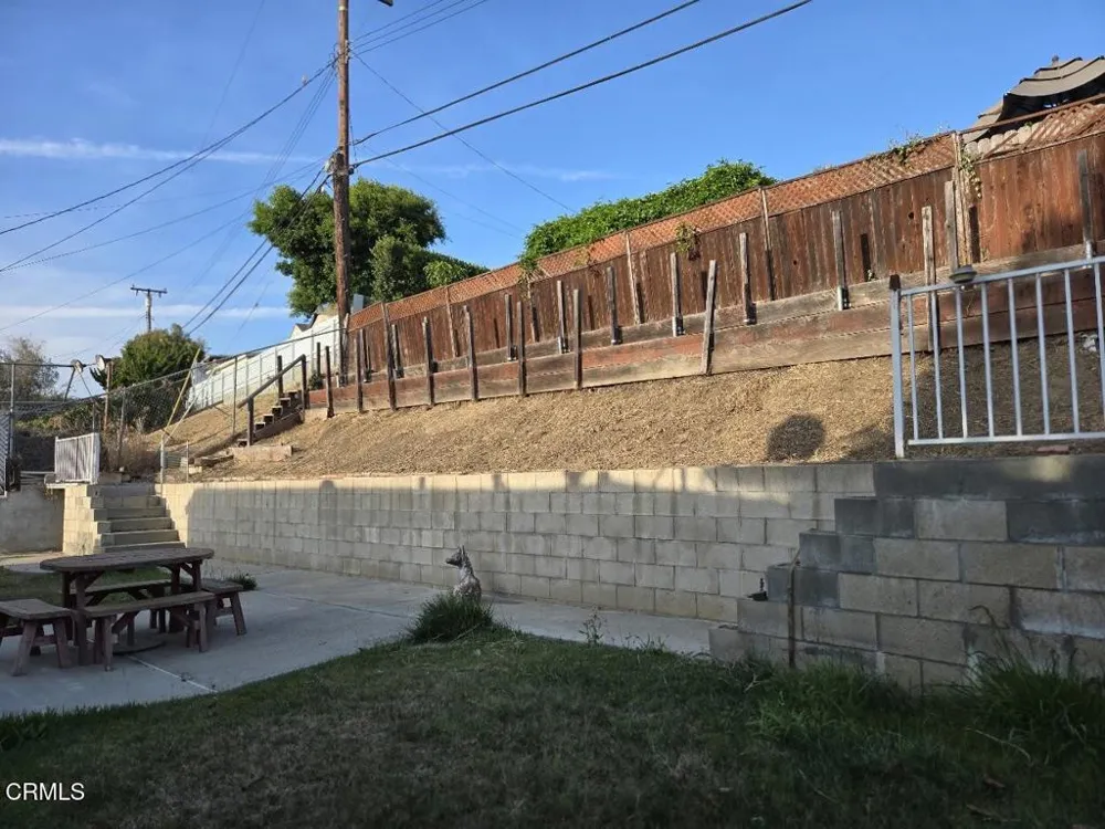 5106 LARKSPUR DRIVE Ventura, CA 93001