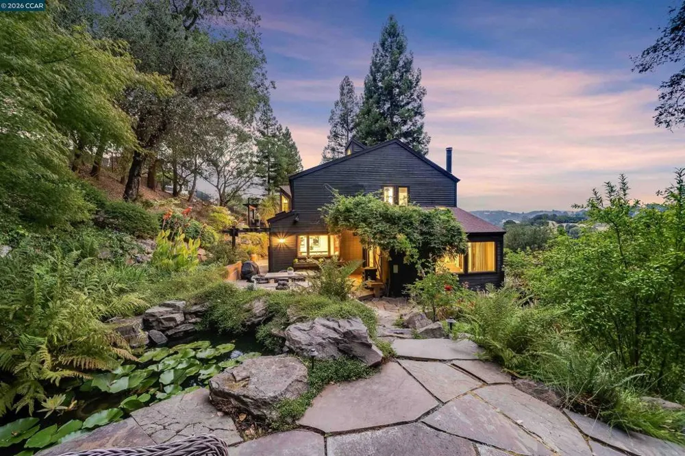 16 Valley View Ln Orinda, CA 94563