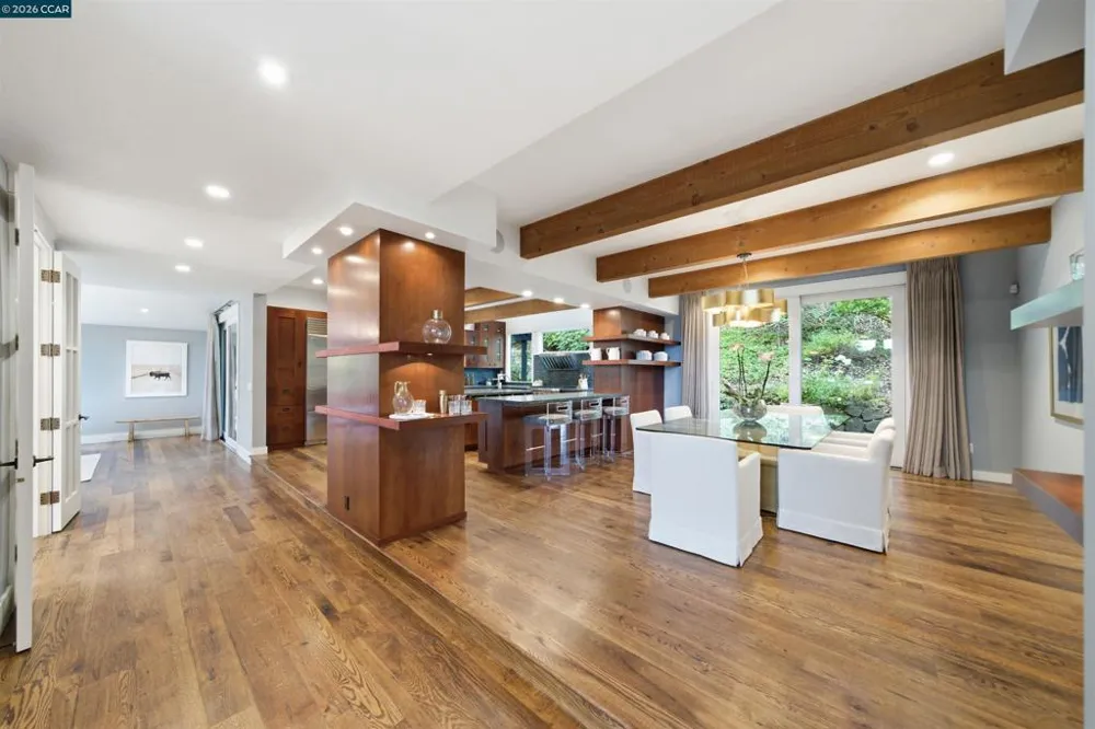 16 Valley View Ln Orinda, CA 94563