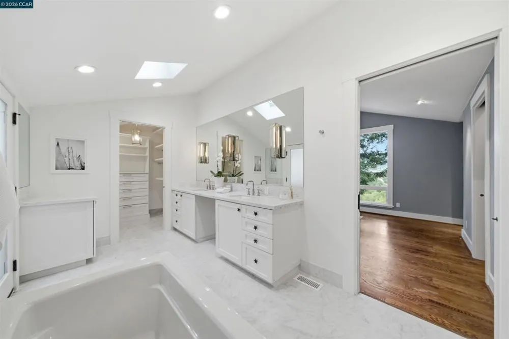 16 Valley View Ln Orinda, CA 94563