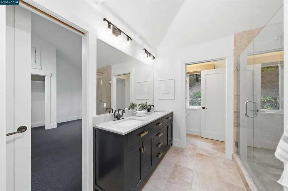 16 Valley View Ln Orinda, CA 94563