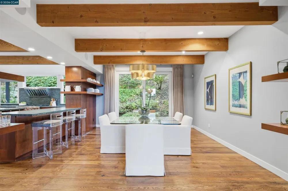 16 Valley View Ln Orinda, CA 94563