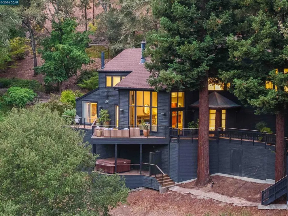 16 Valley View Ln Orinda, CA 94563