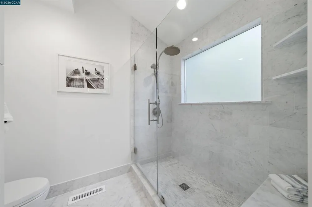 16 Valley View Ln Orinda, CA 94563
