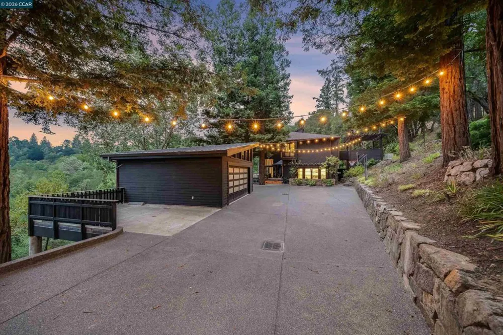 16 Valley View Ln Orinda, CA 94563