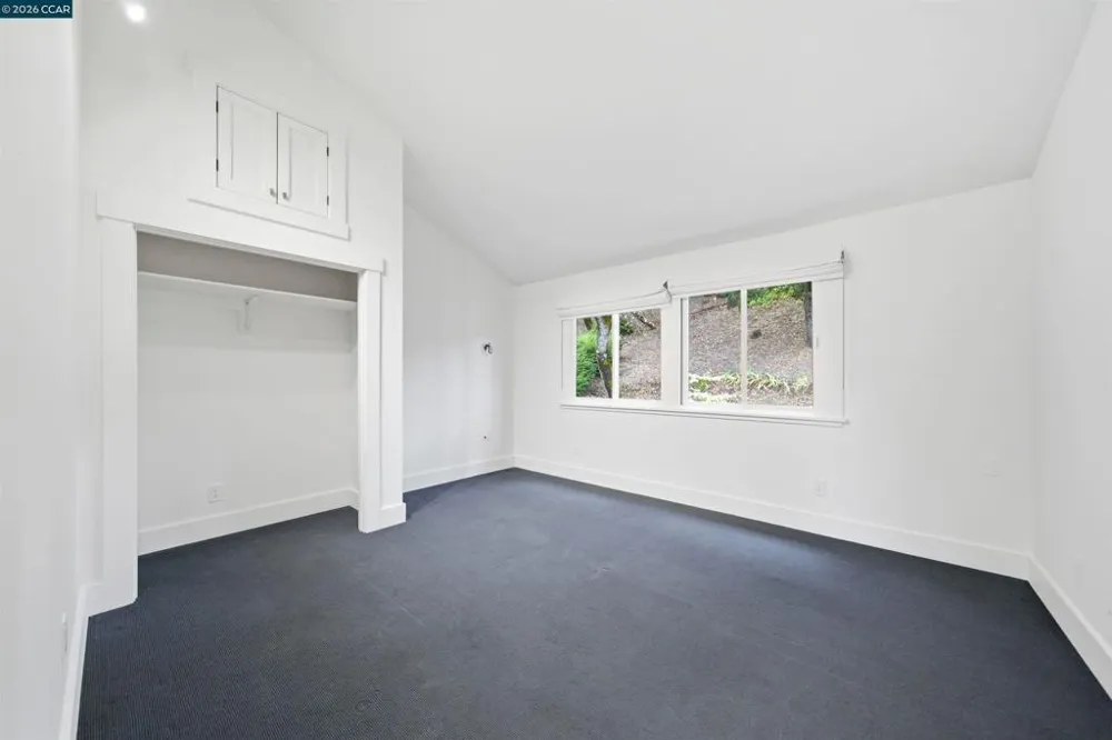 16 Valley View Ln Orinda, CA 94563