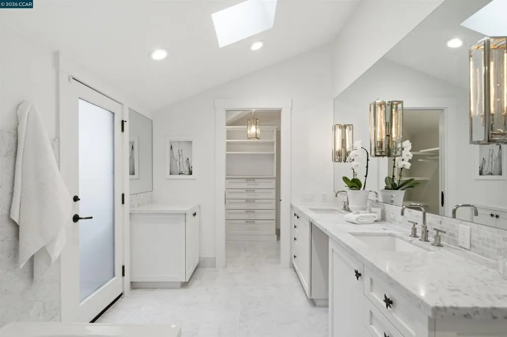 16 Valley View Ln Orinda, CA 94563