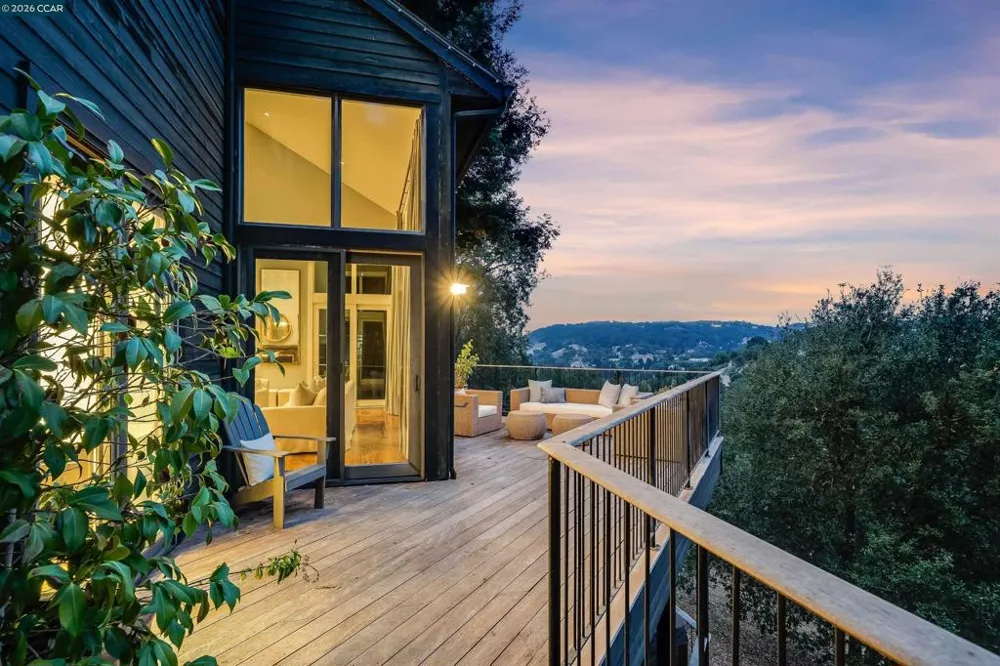 16 Valley View Ln Orinda, CA 94563