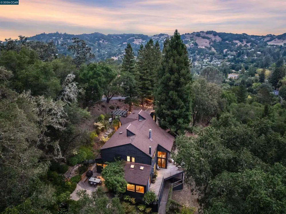 16 Valley View Ln Orinda, CA 94563