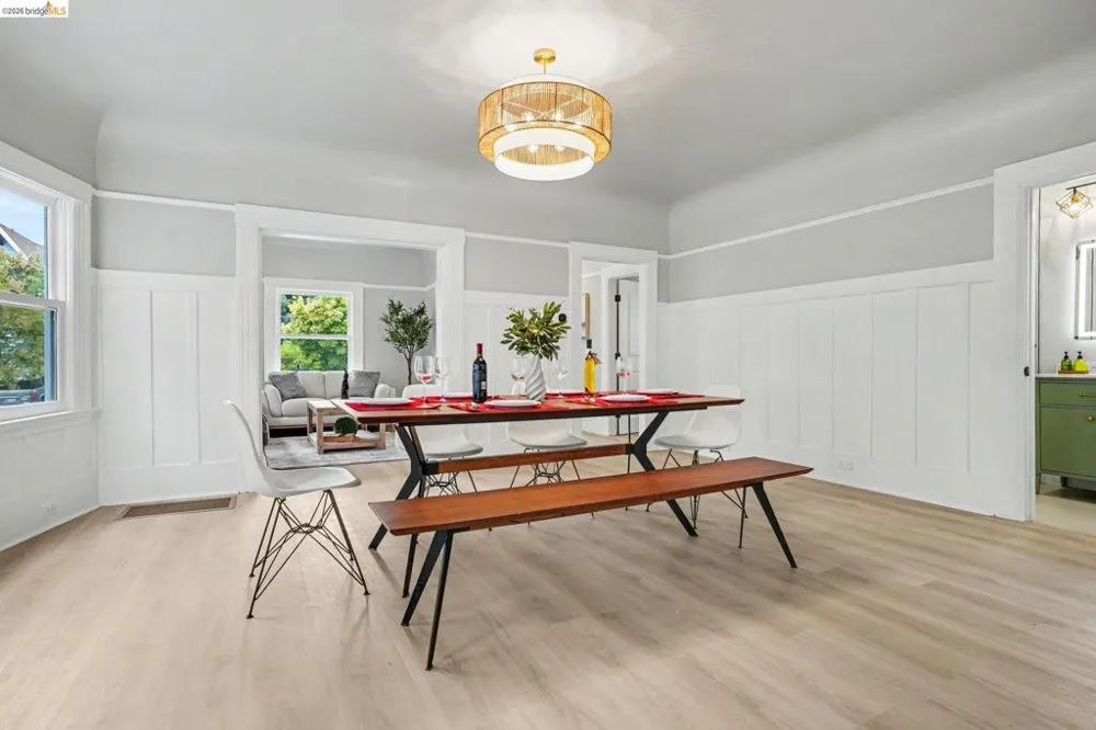 35 Randwick Ave Oakland, CA 94611