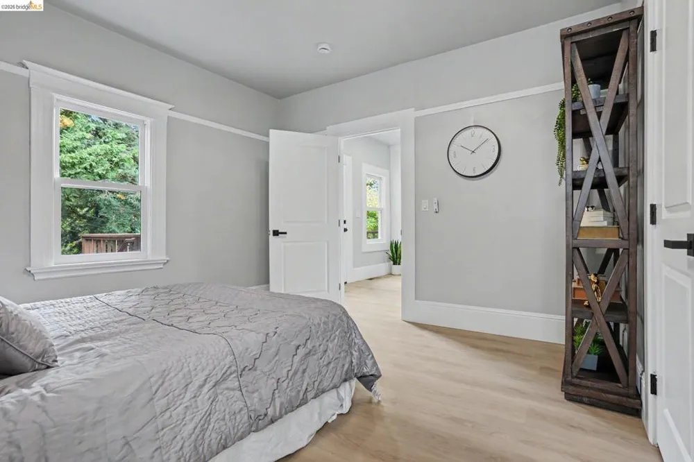 35 Randwick Ave Oakland, CA 94611