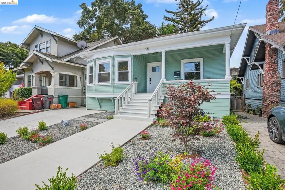 35 Randwick Ave Oakland, CA 94611