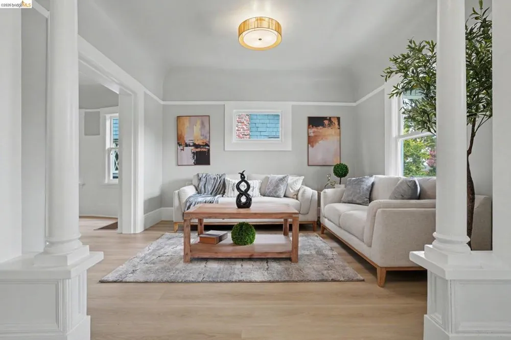 35 Randwick Ave Oakland, CA 94611