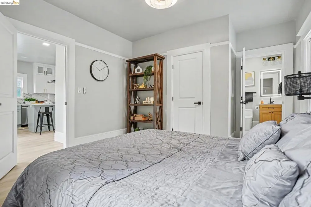 35 Randwick Ave Oakland, CA 94611