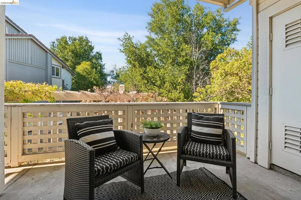 255 Florence Ct Hercules, CA 94547