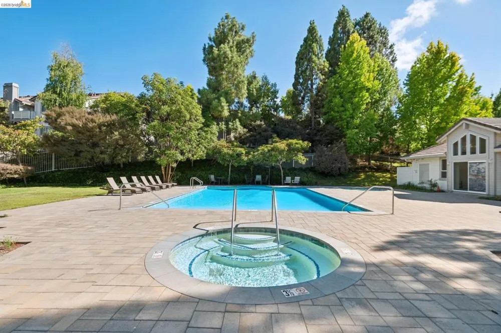 255 Florence Ct Hercules, CA 94547